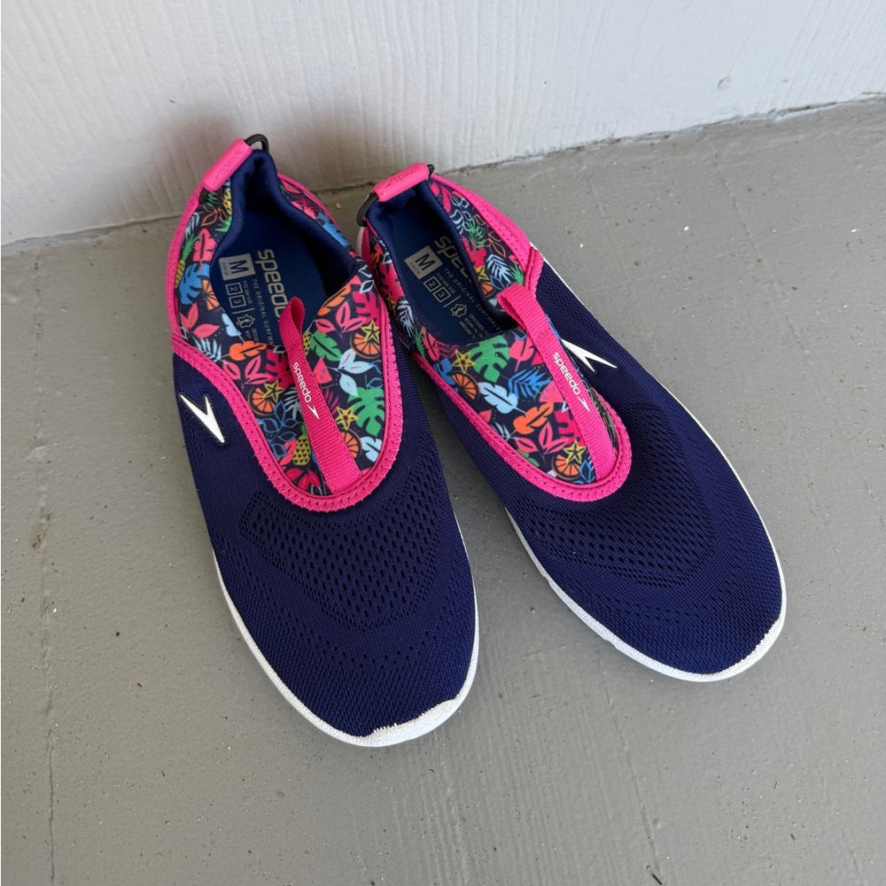 Speedo Navy and Pink Water Shoes size M 2-3